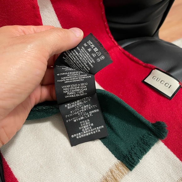 EUC Unisex Gucci BLIND FOR LOVE Prints Wool Scarf Iconic Color-way 20 X 170 cm - Picture 10 of 11